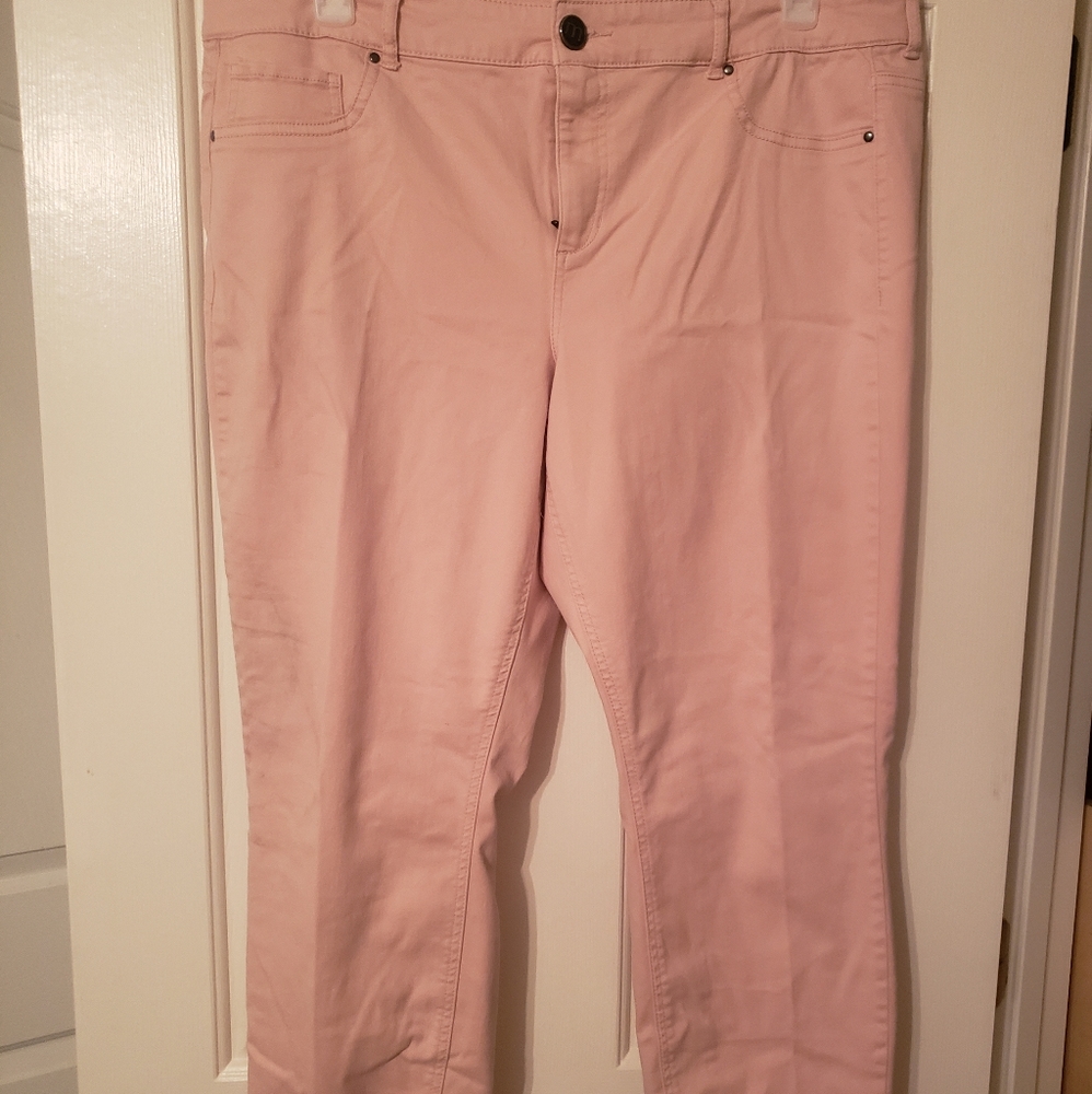 Maurices 20W pale pink skinny jeans